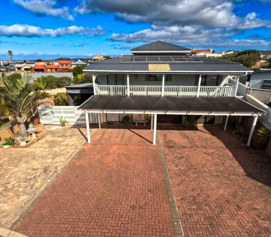 4 Bedroom Property for Sale in Stilbaai Wes Western Cape
